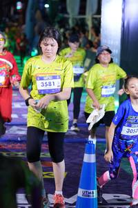 BIB: 3581, 3836, 3053
                            <button type="button" onclick="openModal(26249884)" class="btn btn-primary btn-sm float-right btn-popup" data-toggle="modal" data-target=".modal-high-quality">
                        <i class="fas fa-shopping-cart"></i> Add to Cart
                    </button>
                                            <button type="button" onclick="isThisMe(26249884, true)" class="btn btn-success btn-sm float-right btn-popup btn-isme hidden" data-toggle="tooltip" data-placement="bottom" title="นี่คือรูปของคุณใช่ไหม คลิกที่นี่เพื่อเอาเข้าอัลบั้ม">
                        <i class="fas fa-plus"></i> Add to album
                    </button>
                    <button type="button" onclick="isThisMe(26249884, false)" class="btn btn-warning btn-sm float-right btn-popup btn-isnotme hidden">
                        <i class="fas fa-ban"></i> Remove from album
                    </button>